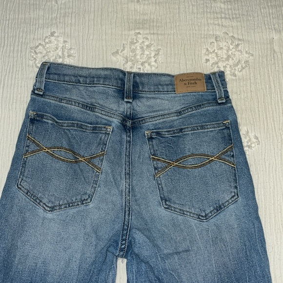 Abercrombie & Fitch Mom Jeans - Picture 5 of 5